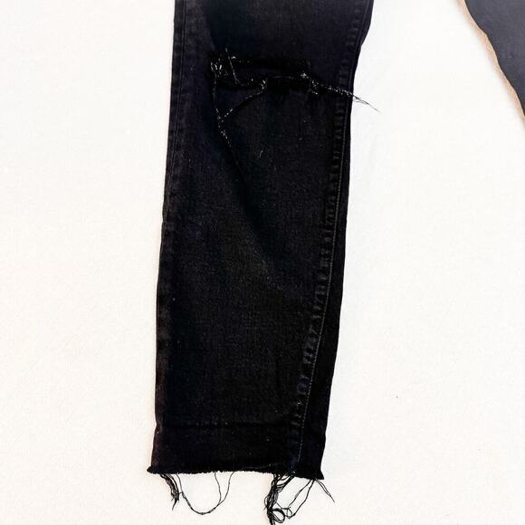 Levi's Wedgie Black Denim Button Fly Distressed Jeans Size 28 - Picture 4 of 11